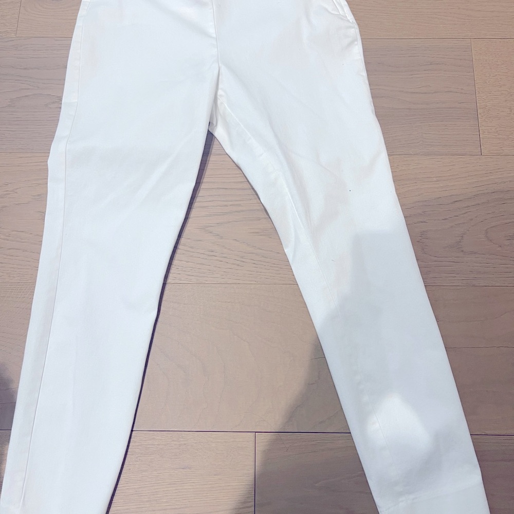H&M Women’s white capri pants Size 8